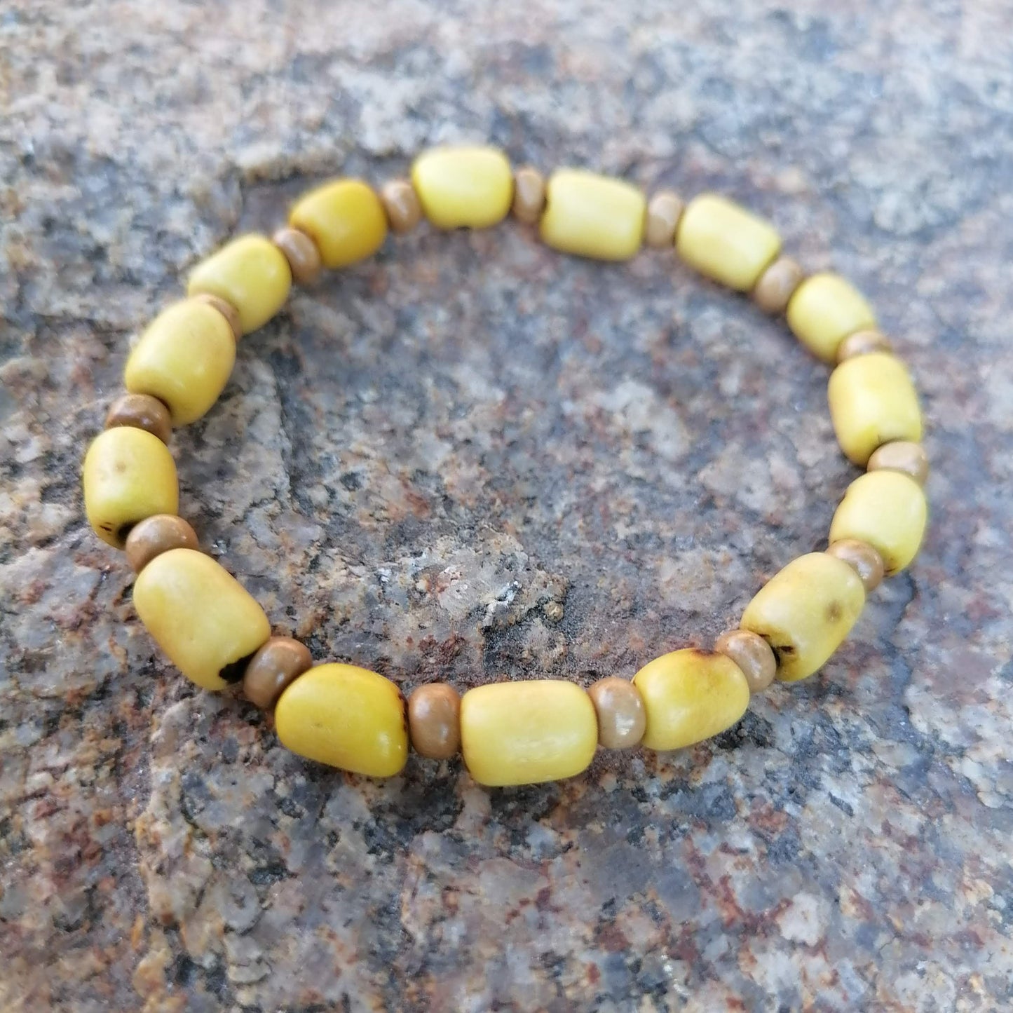 Pulseira de açaí na Cor Amarela